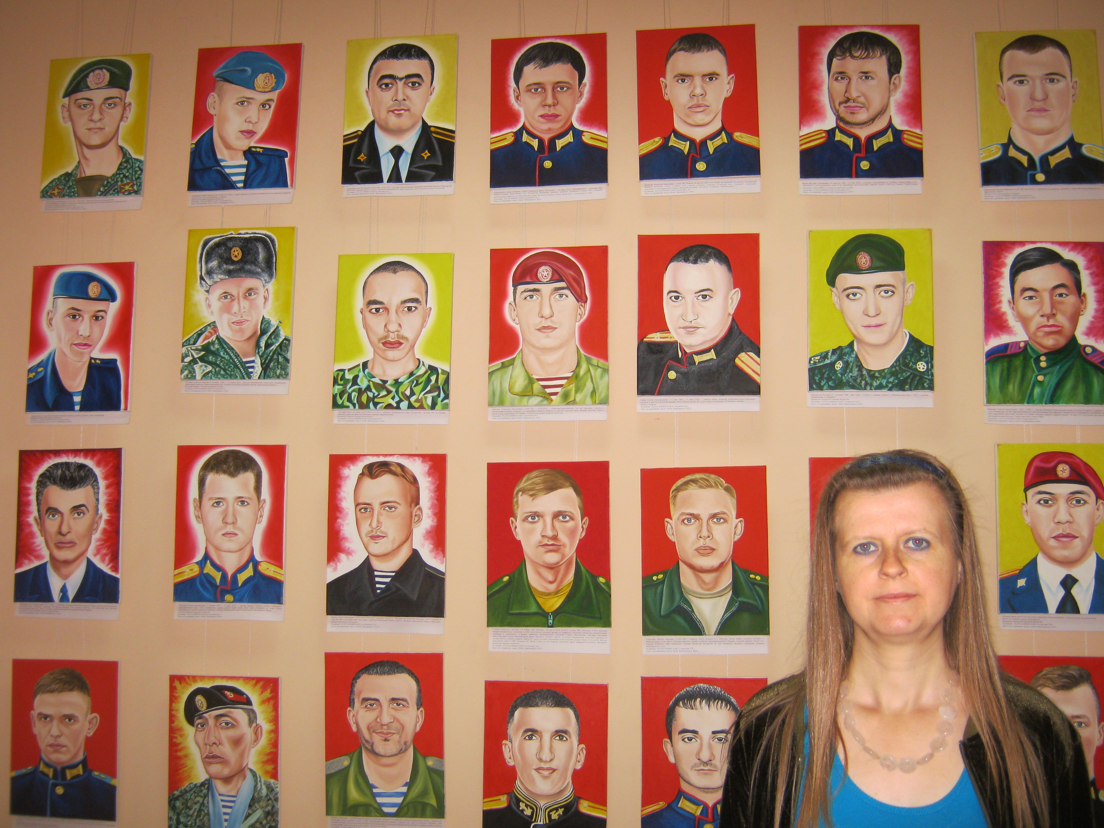 Портрет Героя СВО Рената Калажокова из КБР на выставке художницы в Воронежской области