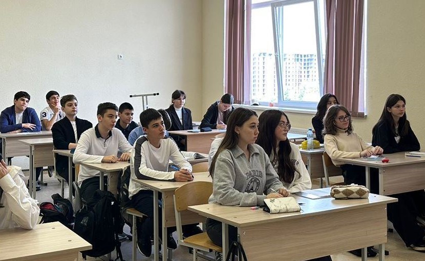 Сотрудники полиции Нальчика провели акцию по профилактике дистанционного мошенничества   