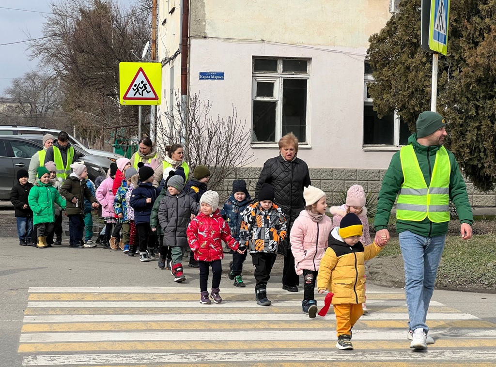 Юные пешеходы Кабардино-Балкарии стали участниками акции «Безопасный путь домой»