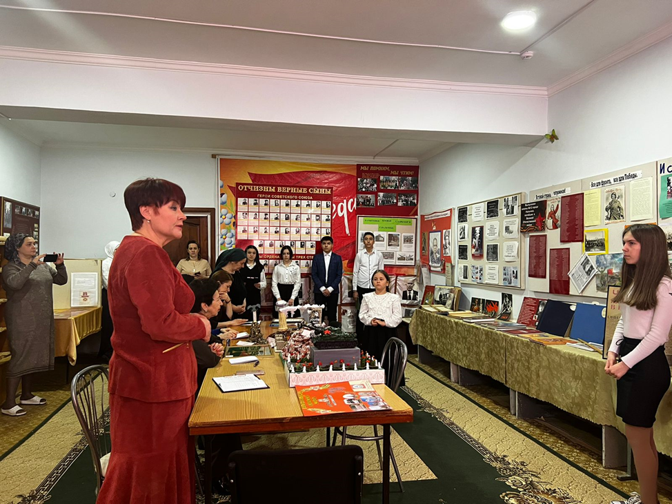 В нальчикской школе рассказали о пионерах-героях