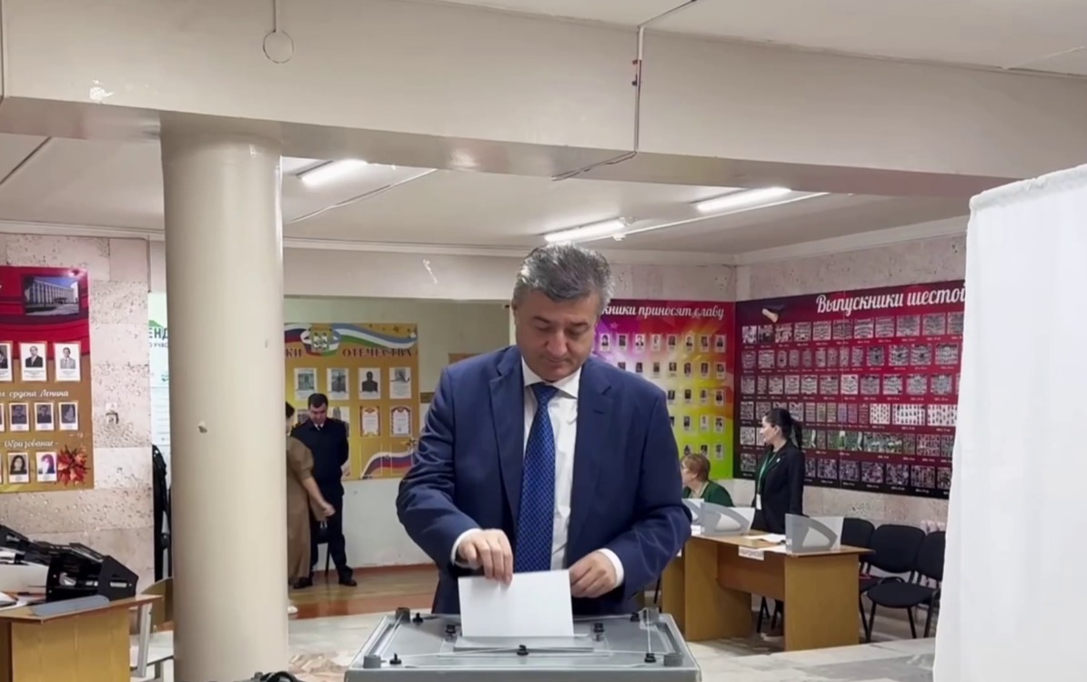 Таймураз Ахохов принял участие в выборах  