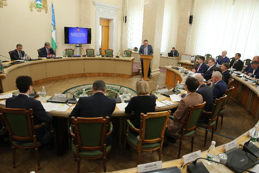 Казбек Коков провел первое заседание Республиканского координационного совета по взаимодействию с Общероссийским общественно-государственным движением детей и молодежи