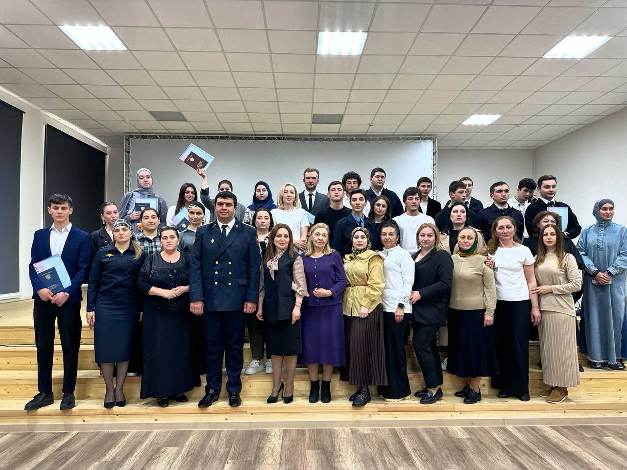 В Тырныаузе вручили дипломы выпускникам