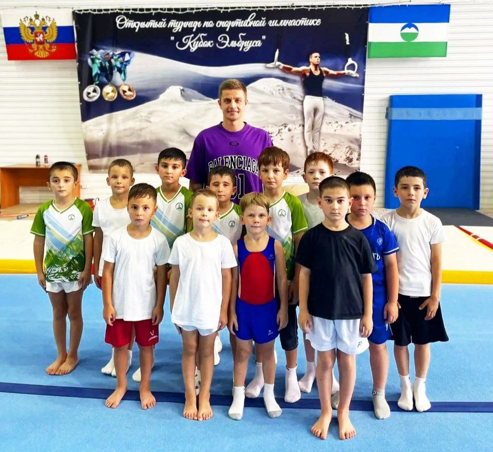 Призер Олимпийских игр встретился с гимнастами Баксана