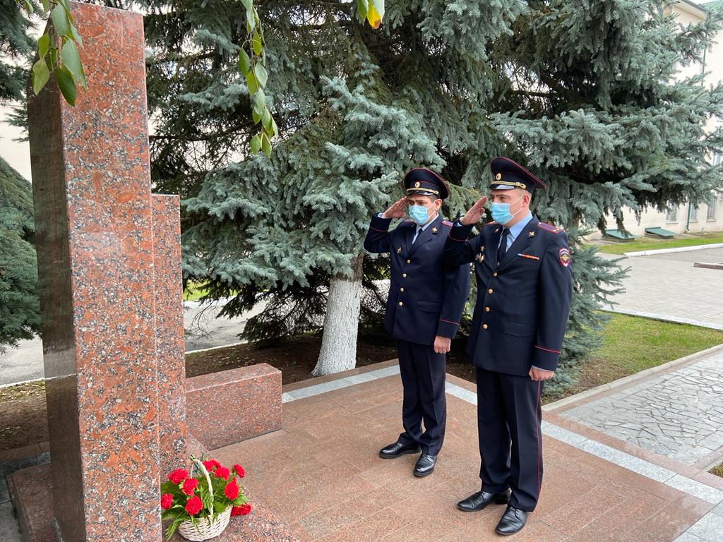 Сотрудники Госавтоинспекции почтили память коллег