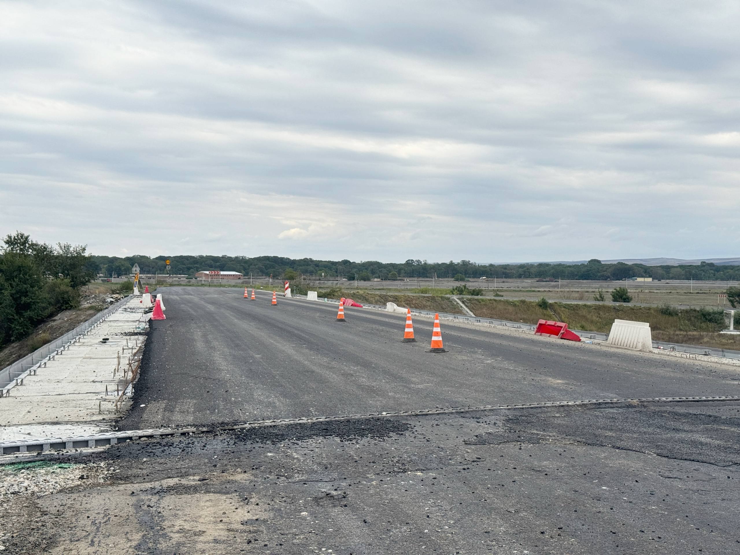 Казбек Коков проинспектировал дорожные объекты республики