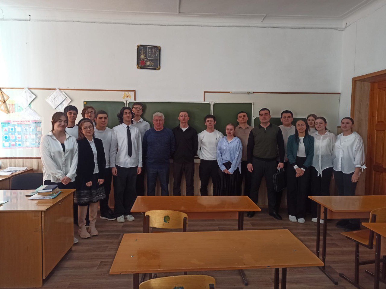 Ветераны проводят профориентационные встречи со школьниками  