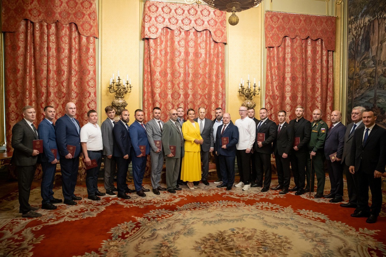 Ветеранам СВО, выпускникам программы «Управление городской инфраструктурой и развитием территорий», вручили дипломы