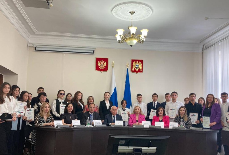 В Избиркоме КБР наградили победителей конкурса 