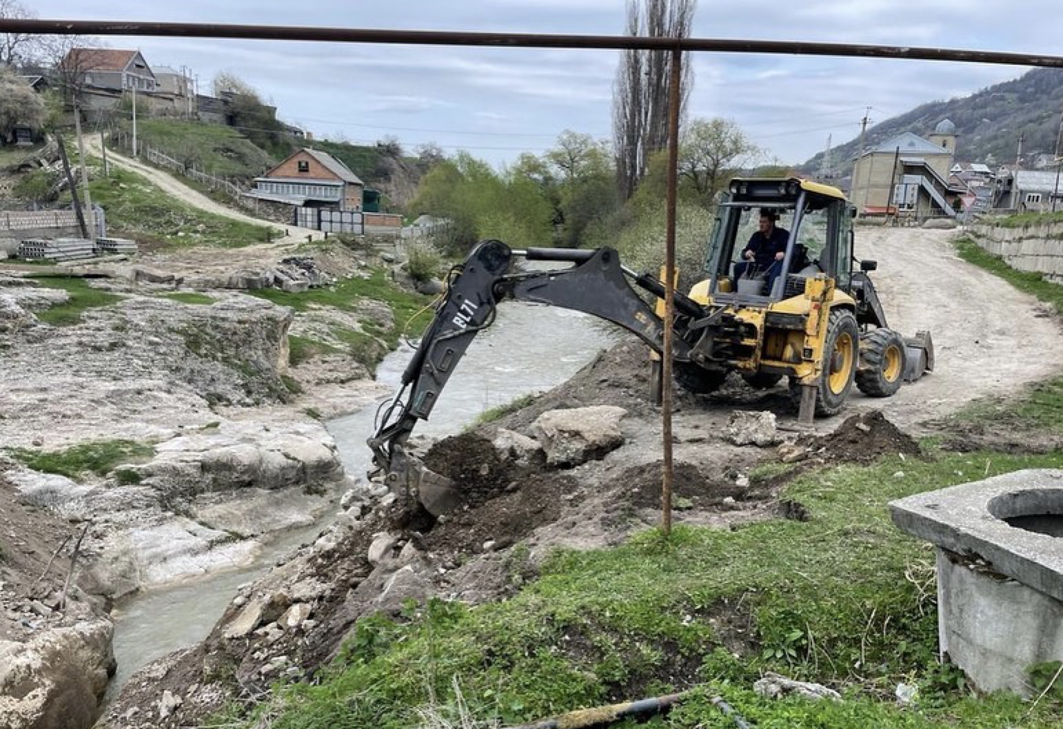 В Кёнделене ремонтируют мост и дорогу