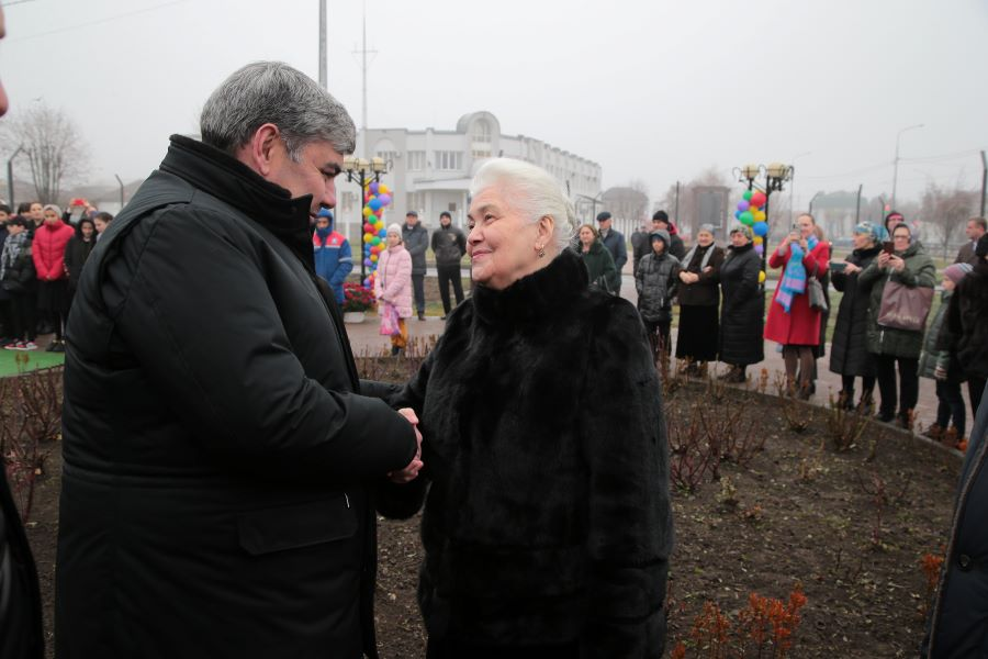 Глава КБР Казбек Коков принял участие в открытии памятника Алиму Кешокову и Кайсыну Кулиеву в Чегеме