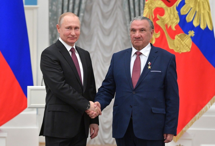Казбек Коков принял участие в церемонии вручения золотых медалей «Герой труда Российской Федерации» в Кремле