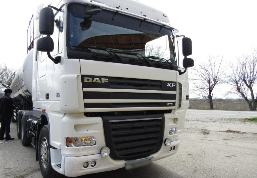 В Кабардино-Балкарии задержан мужчина, нелегально перевозивший в цистерне свыше 40 тонн спирта