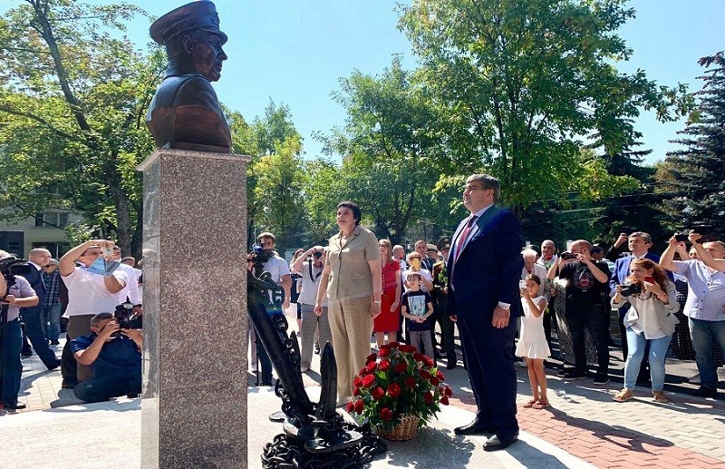 Казбек Коков принял участие в открытии сквера имени адмирала А. Головко в Нальчике
