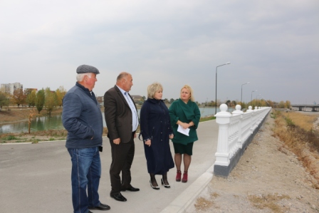 Депутат Госдумы РФ проконтролировала благоустройство городского парка в Баксане