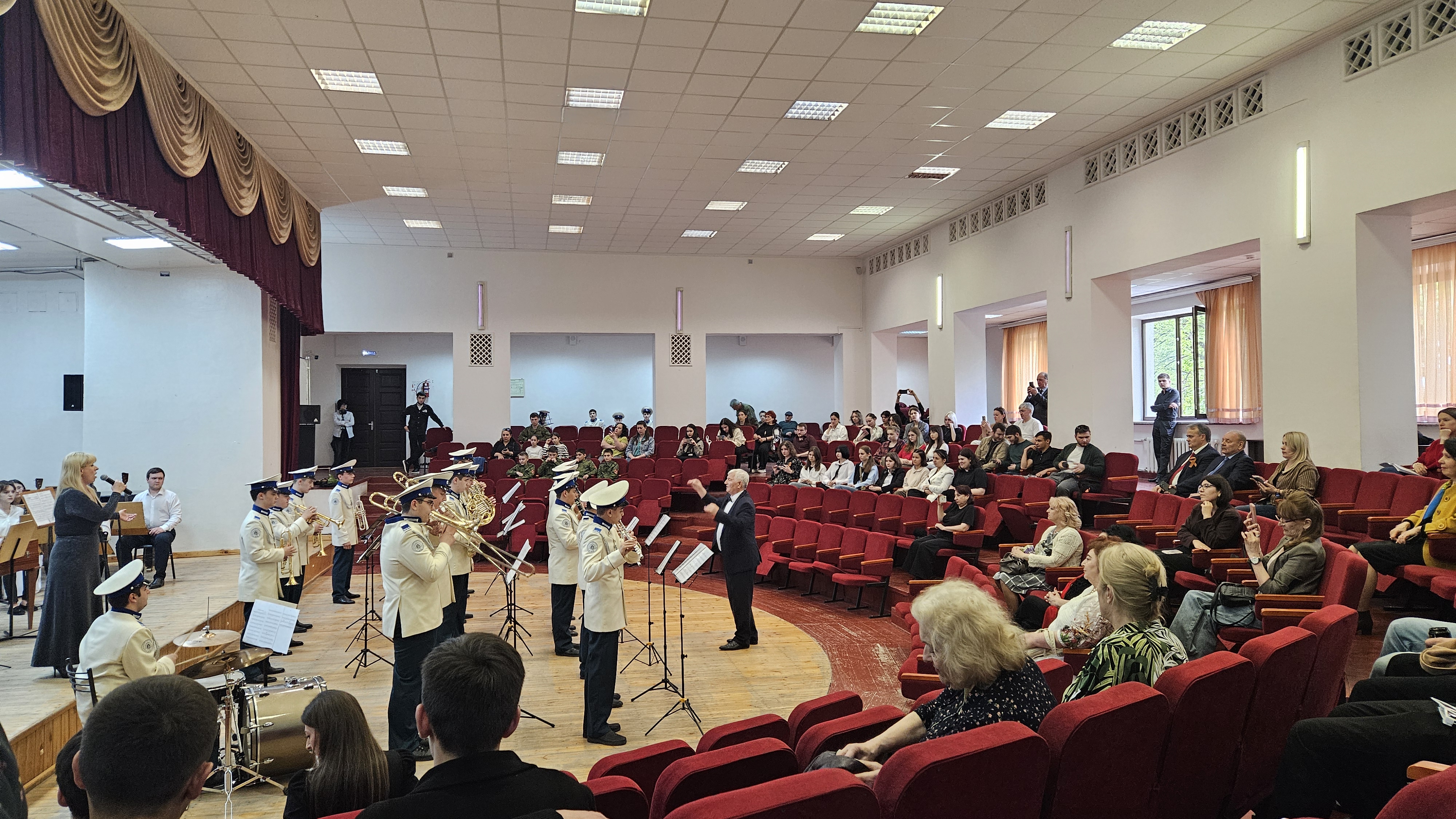 В СКГИИ прошел концерт, посвященный 80-летию Великой Победы