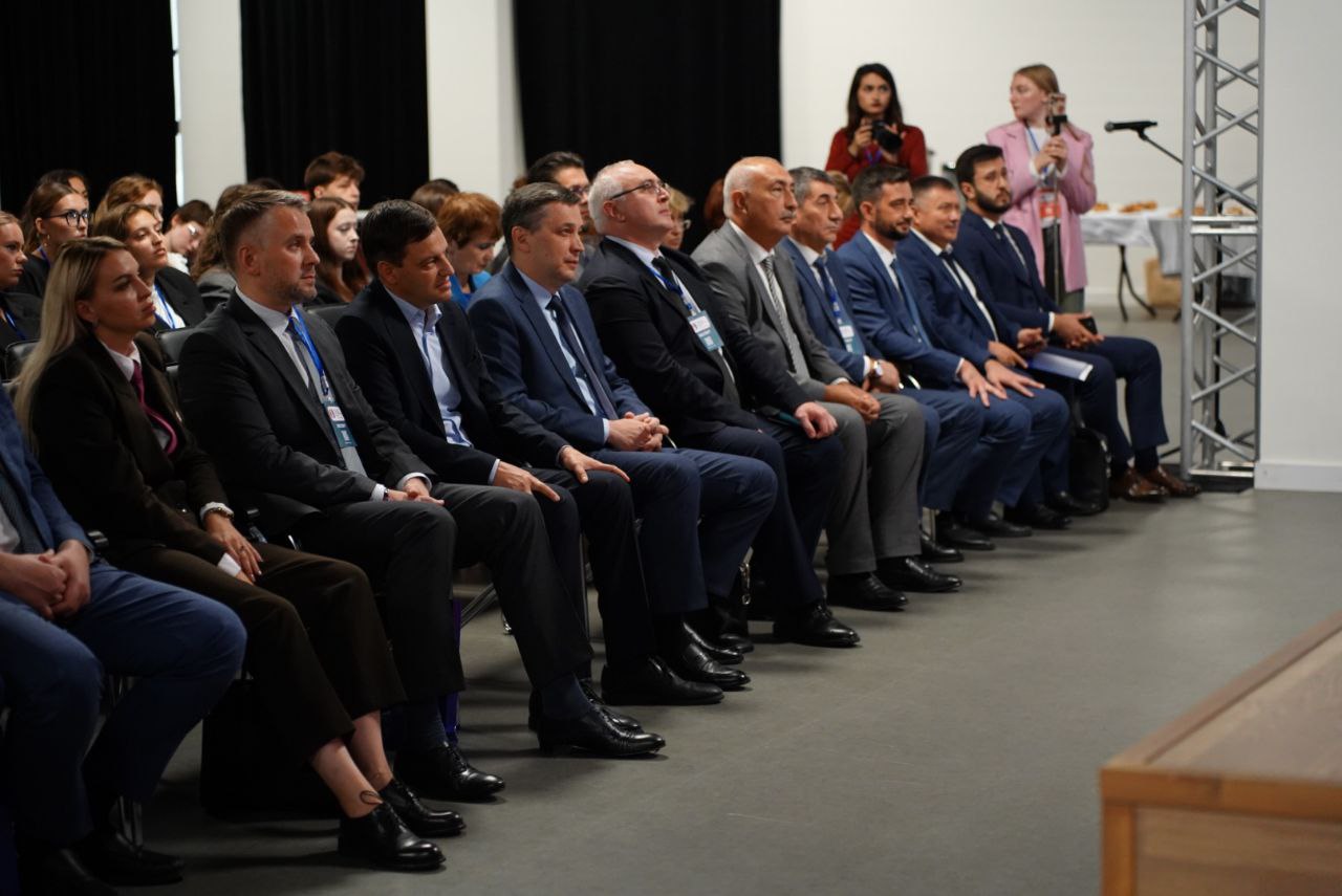 Анзор Курашинов представил Кабардино-Балкарию на форуме в Крыму  ﻿