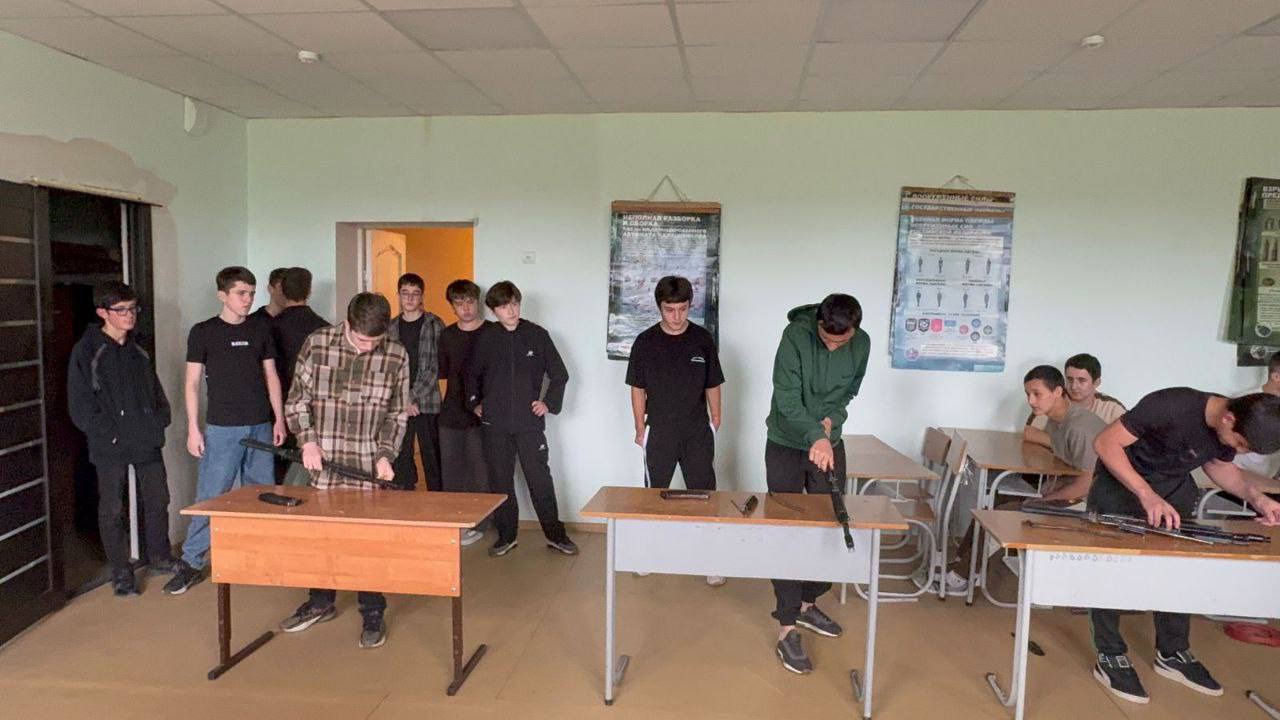 Во всех образовательных учреждениях Зольского района завершились трехдневные учебные сборы для обучающихся восьмых классов.