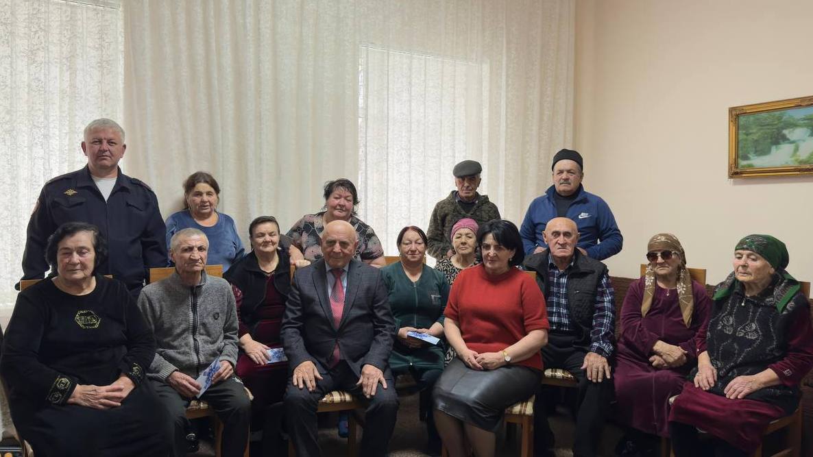 Полицейские Зольского района рассказали пожилым людям о способах совершения дистанционного мошенничества 