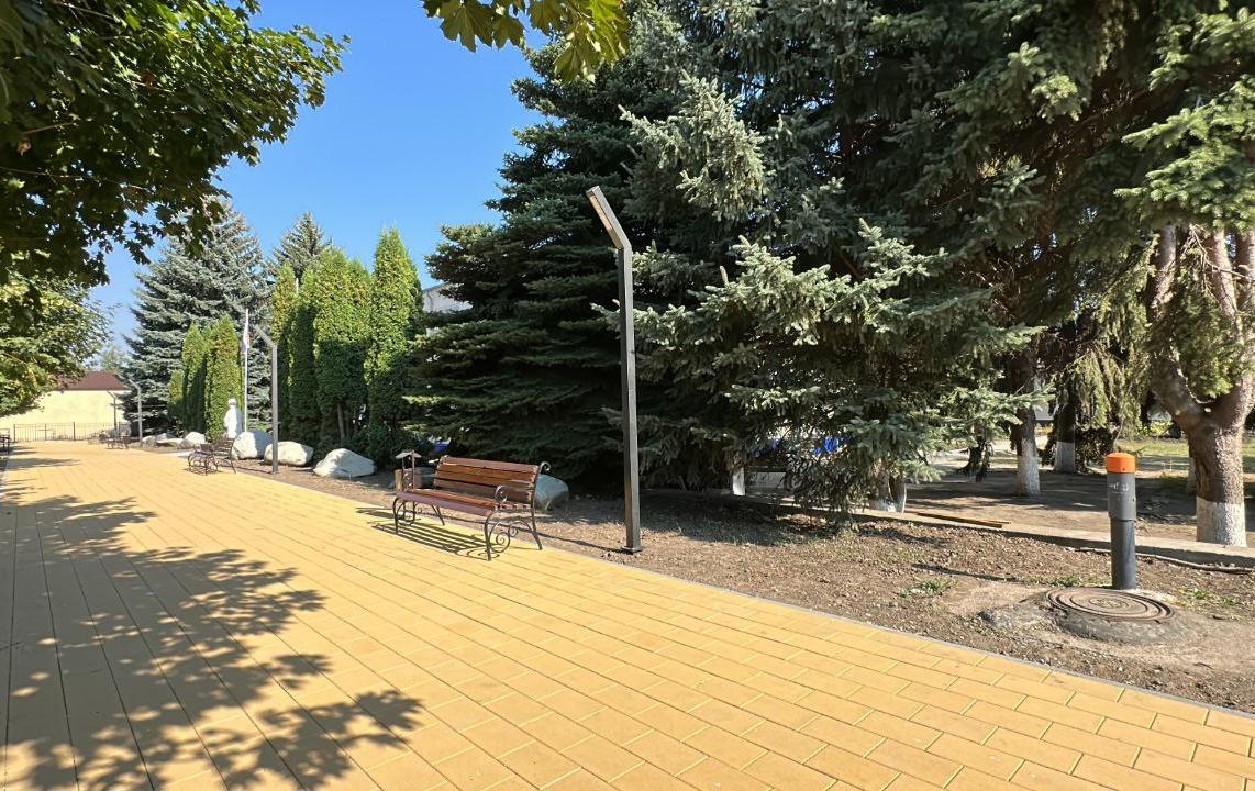 В Заюково благоустроили территорию возле поликлиники