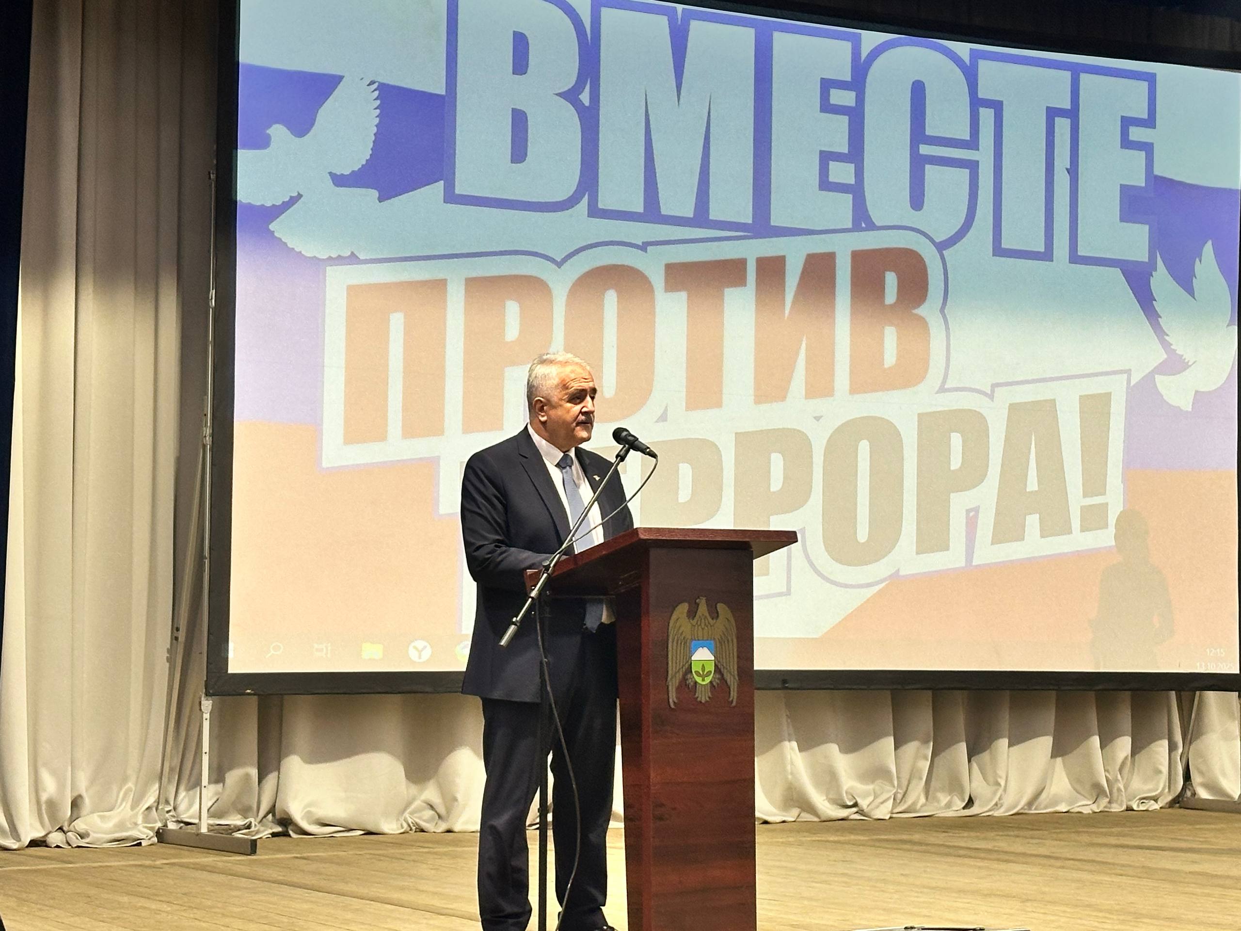 В Нальчике показали литературно-музыкальную композицию «Мы против терроризма»