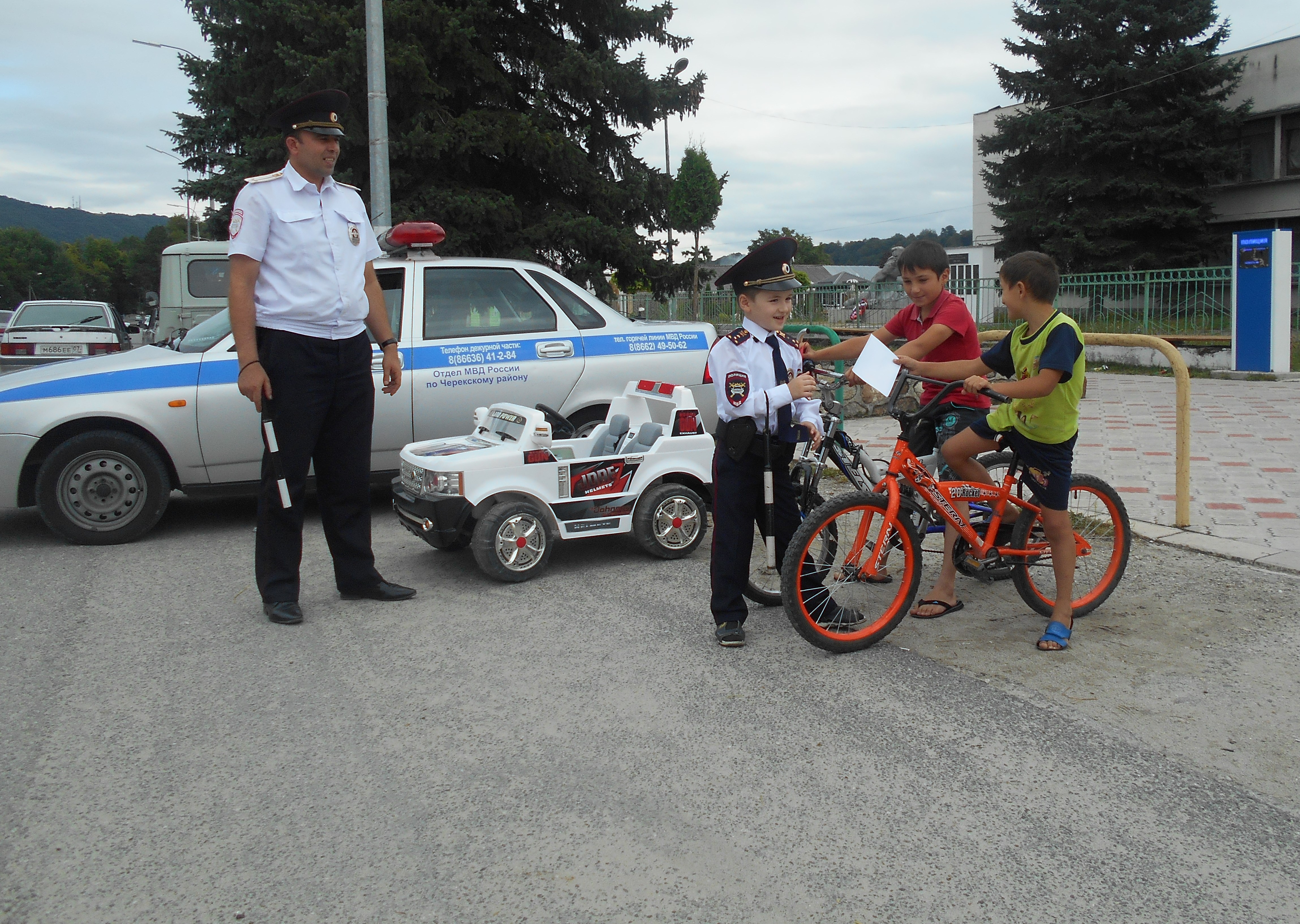 «Детский патруль» проводит уроки дорожной безопасности для маленьких велосипедистов 