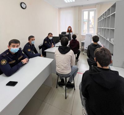 Сотрудники УФСИН ведут работу с несовершеннолетними условно осужденными