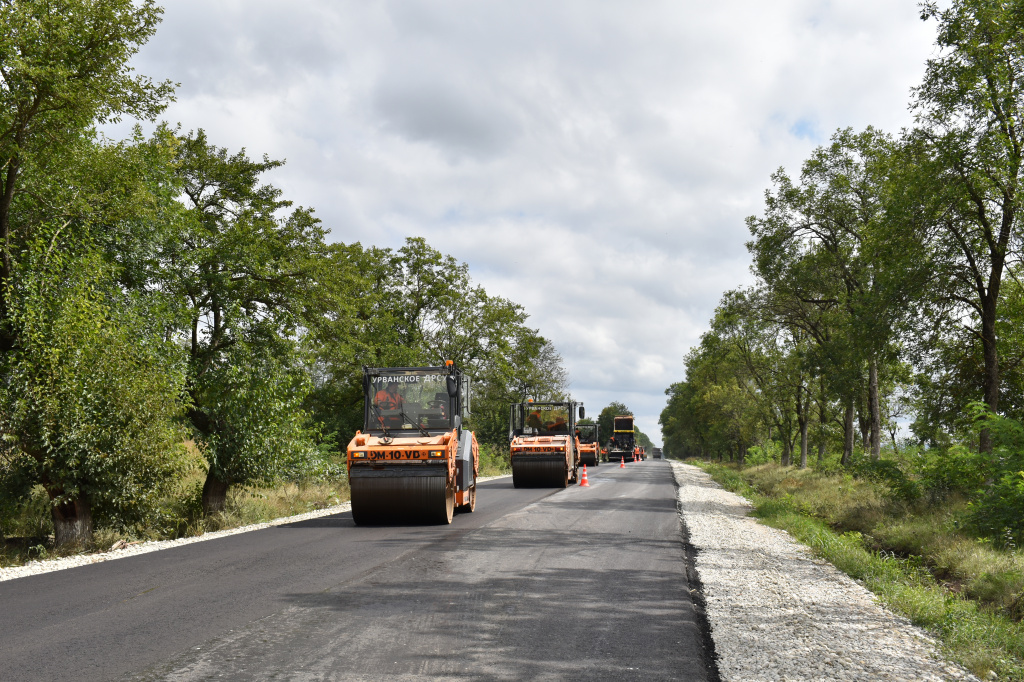 В Кабардино-Балкарии продолжается капитальный ремонт на дороге к селениям Инаркой и Верхний Курп 