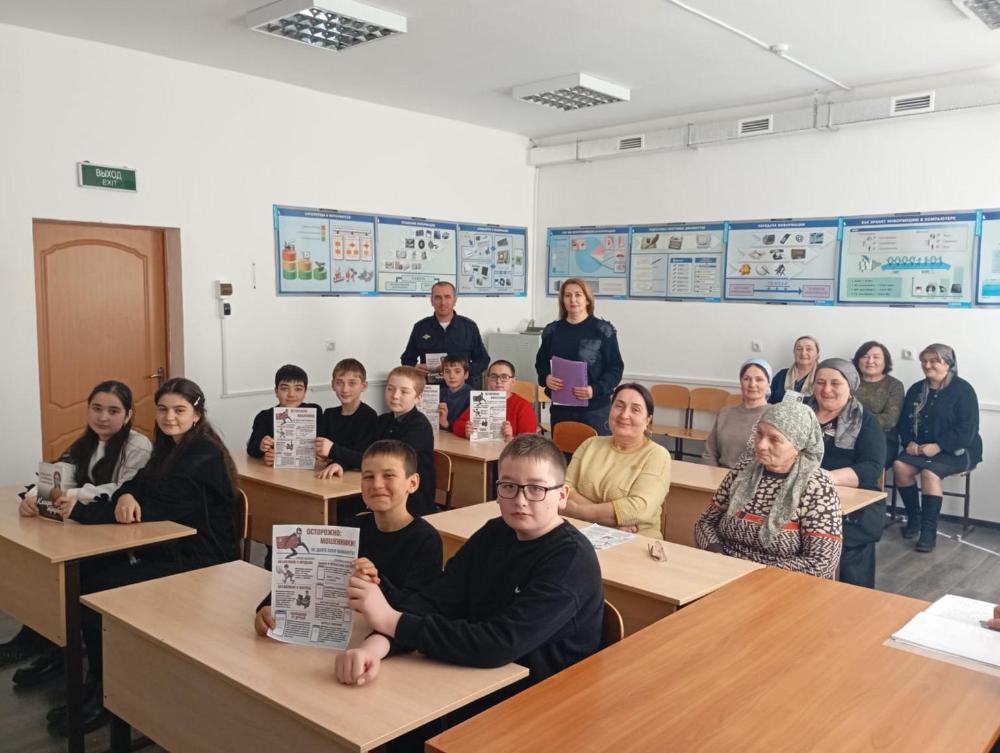 Полицейские Черекского района провели профилактическую акцию «Осторожно, мошенники!»