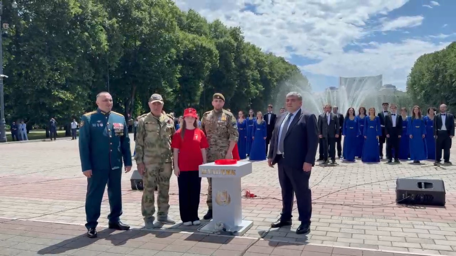 Казбек Коков принял участие в церемонии поднятия государственных флагов в Нальчике