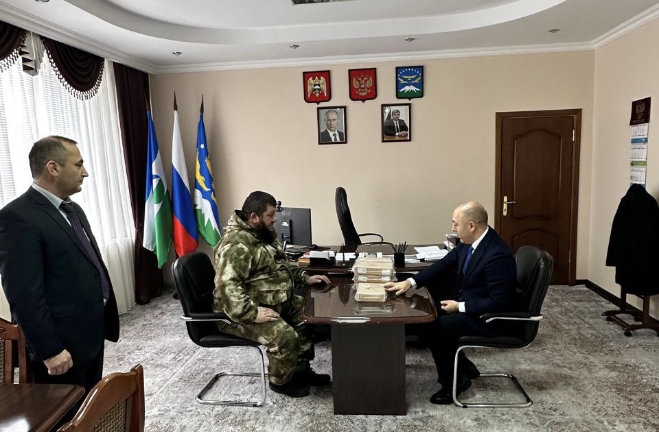 Бойцам из Кабардино-Балкарии отправили рации с шифрованием