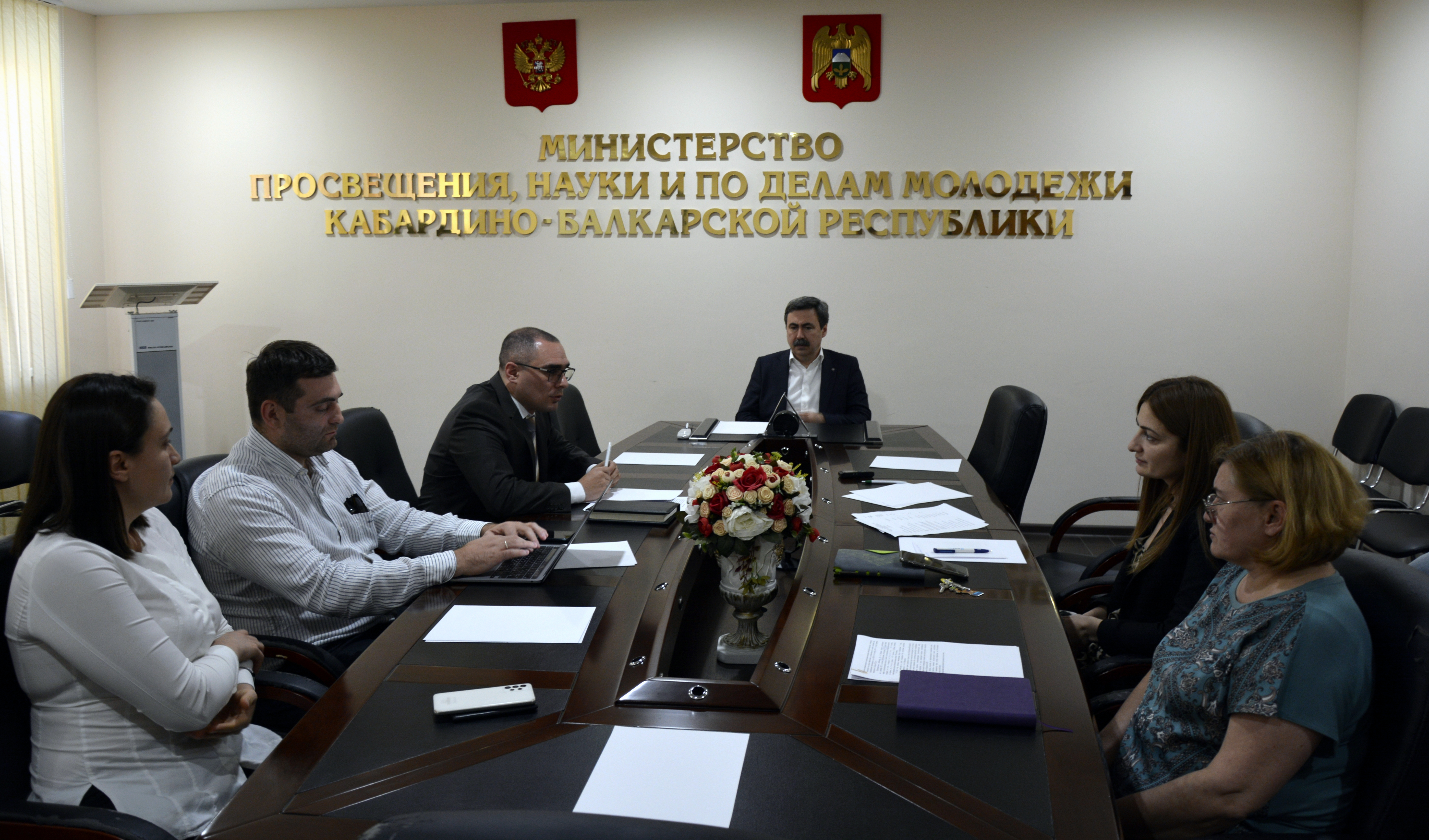 В КБР обсудили вопросы обеспечения жильем детей-сирот