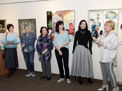 В Нальчике проходит выставка работ женщин-художниц