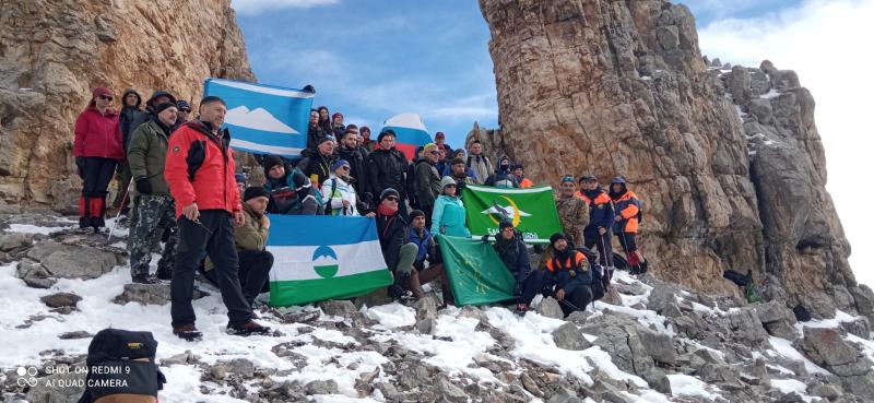 Массовое восхождение на вершину Бука-Кая