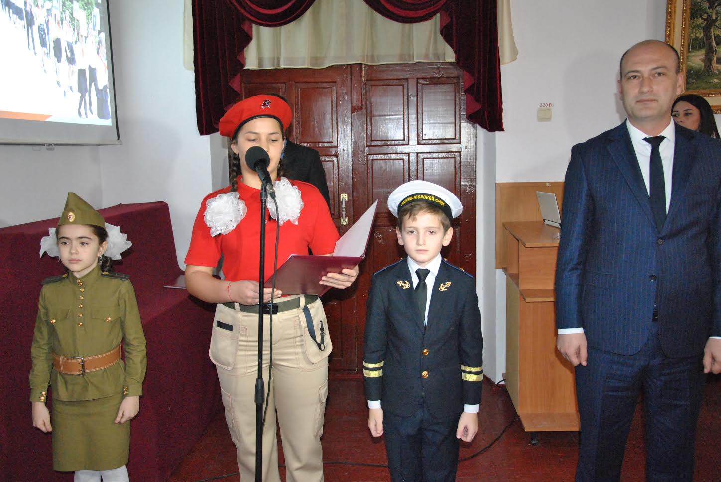 Путин посетил в Нальчике детскую академию творчества «Солнечный город»