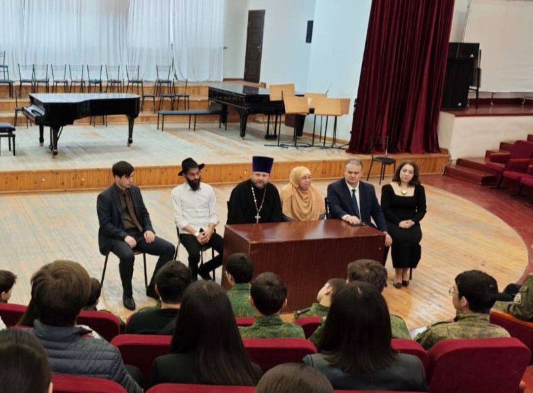 В Колледже культуры и искусств СКГИИ говорили о религии в молодежной среде