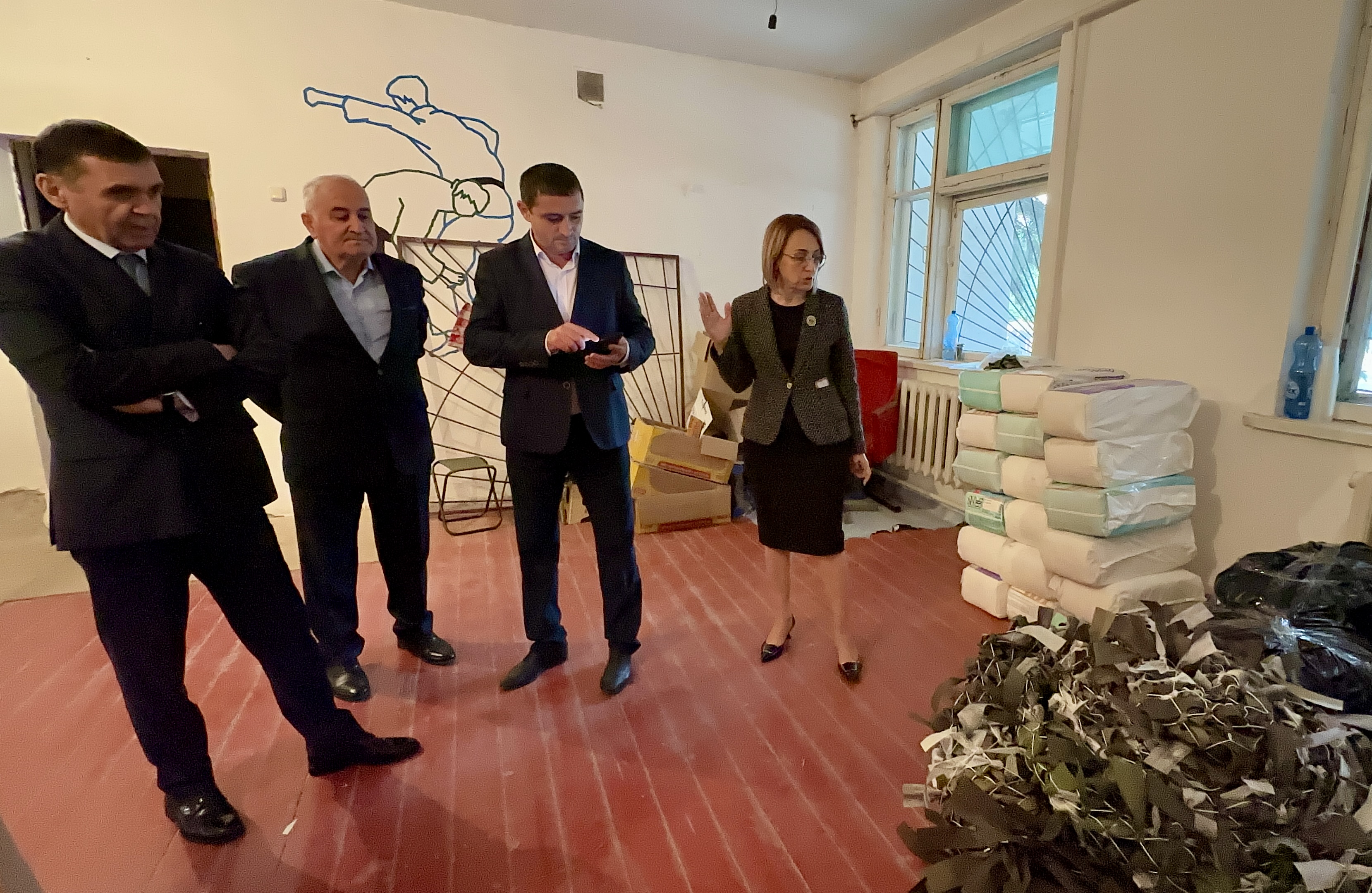 В Кременчуг-Константиновском изготавливают маскировочные сети для СВО