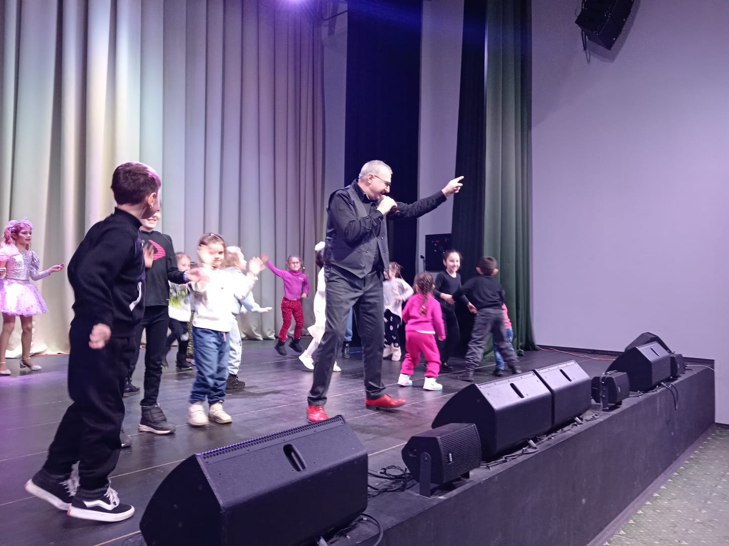 На сцене ЦКР прозвучали хиты Дунаевского и Шаинского