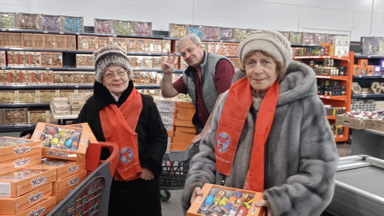 Подарки женщинам-медикам военных госпиталей