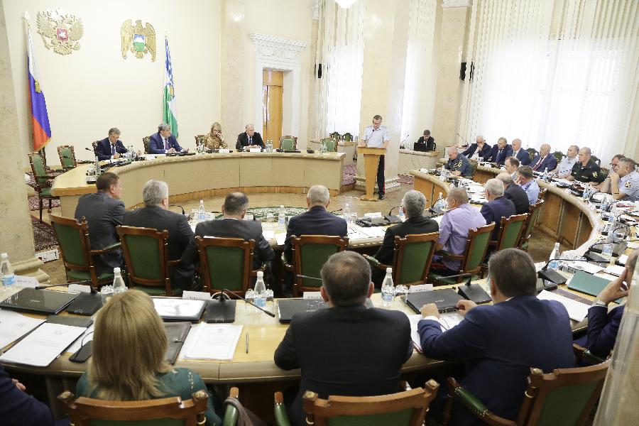 Глава КБР Казбек Коков провел совместное заседание Антитеррористической комиссии и Оперативного штаба