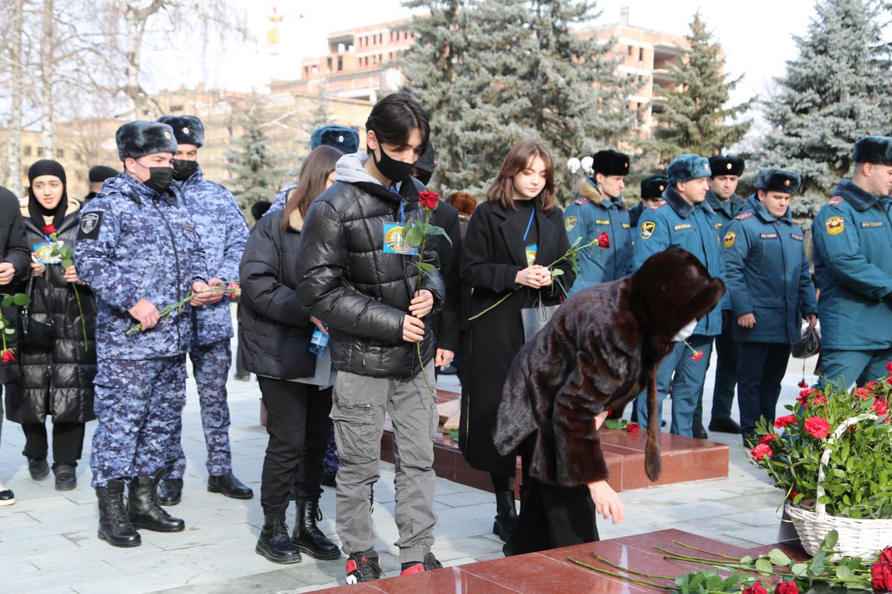 Росгвардейцы КБР почтили память героев битвы за Сталинград
