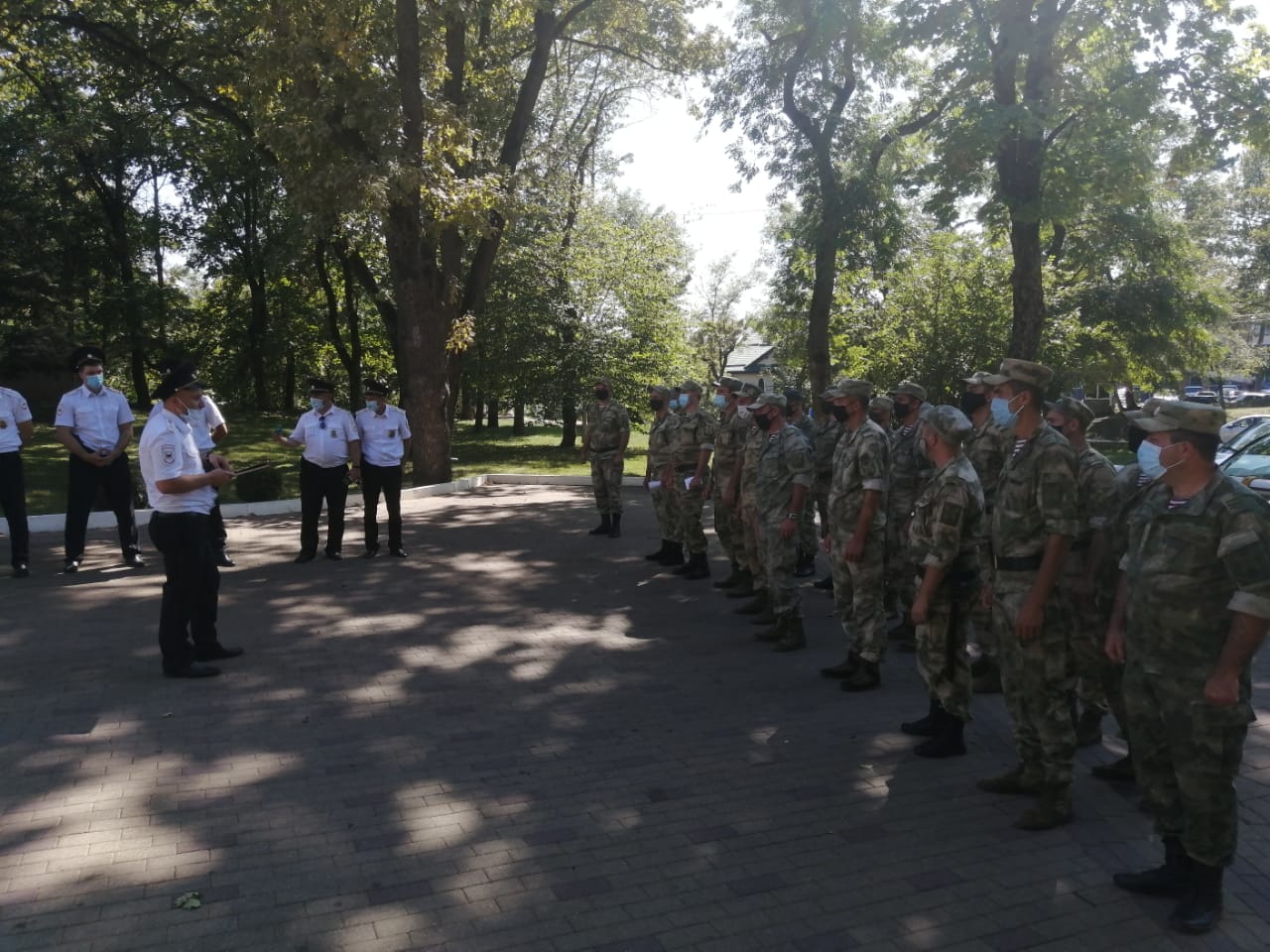 Росгвардейцы обеспечили безопасность школьников в День знаний