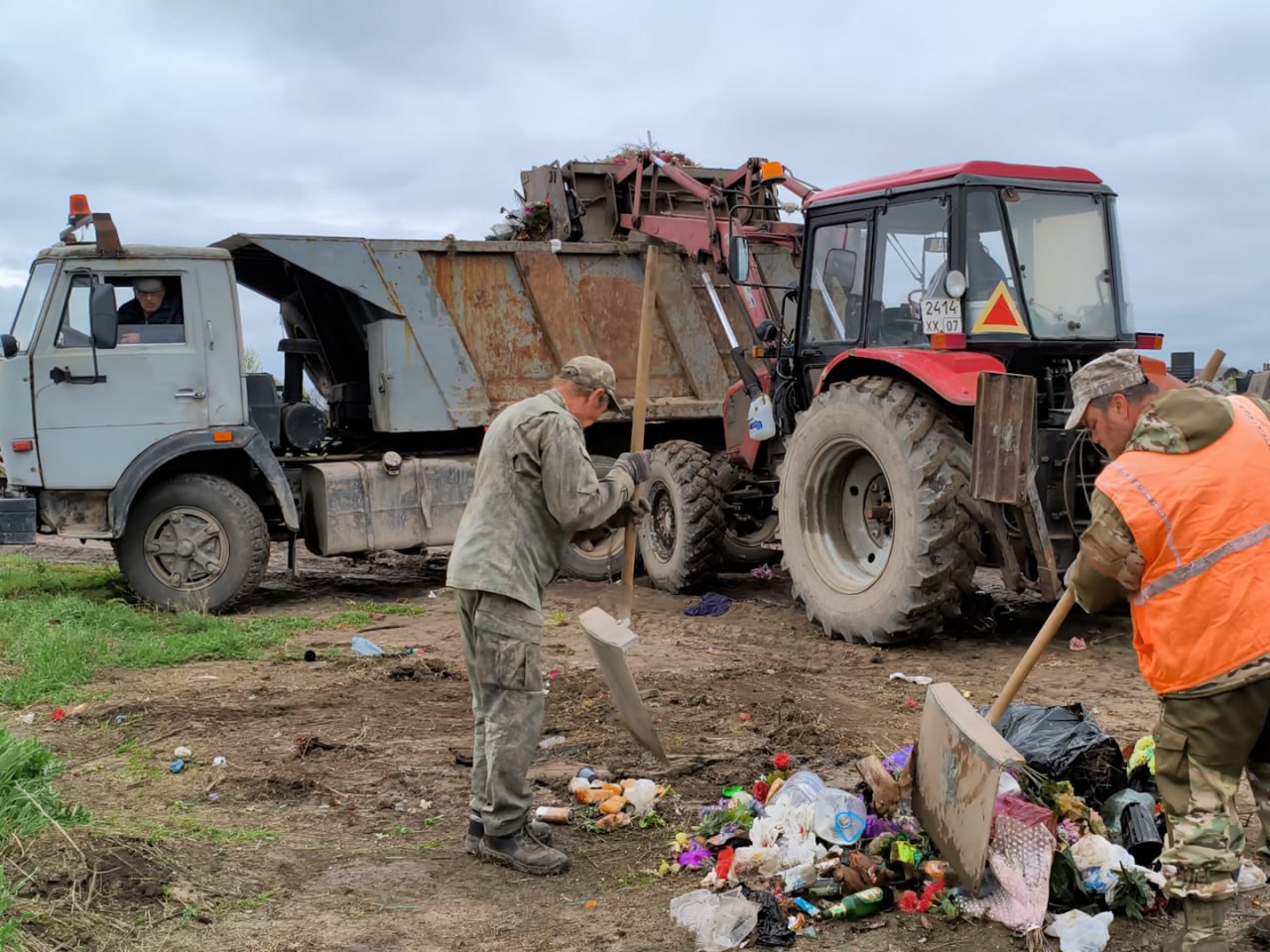  ﻿  В Прохладном ликвидировали стихийную свалку