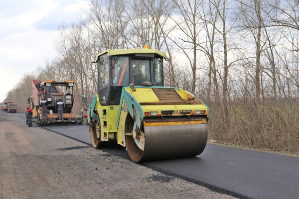 Правительство выделит еще более 60,5 млрд рублей на строительство дорог и социальных объектов