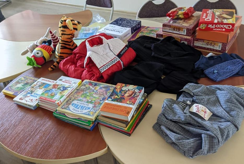 Для школы-интерната в Приближной приготовлены подарки
