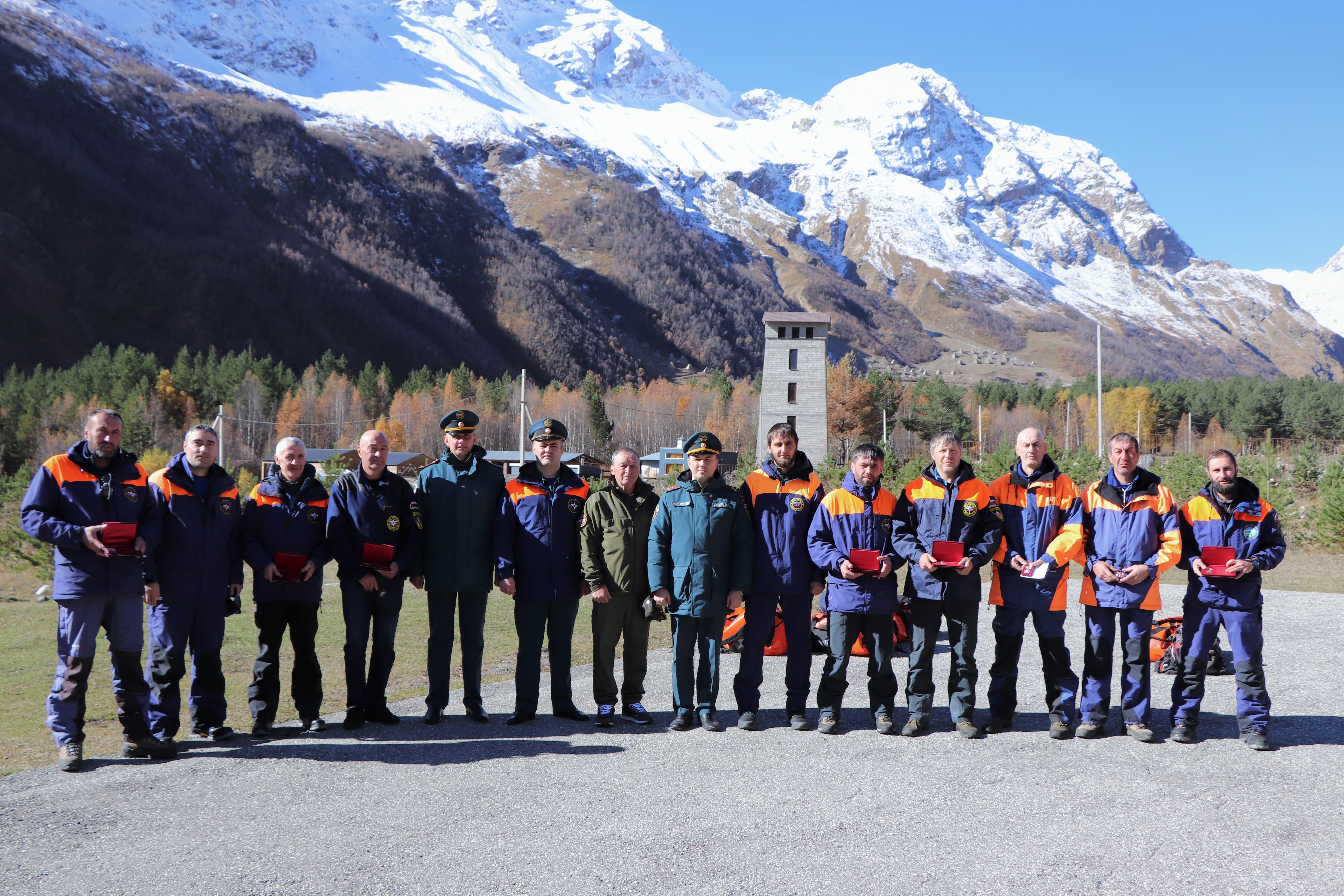 В Терсколе наградили спасателей