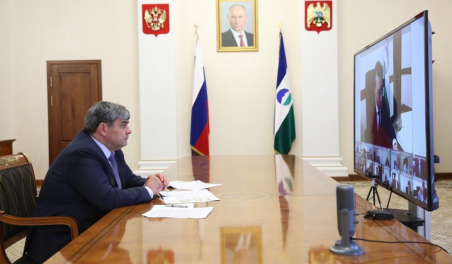 Казбек Коков провел «муниципальный час» с главами районов и городских округов республики
