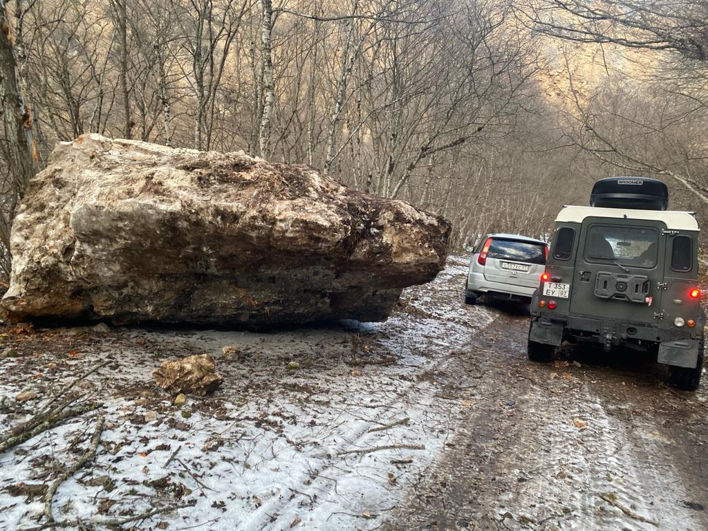 В Тызыльском ущелье произошел камнепад