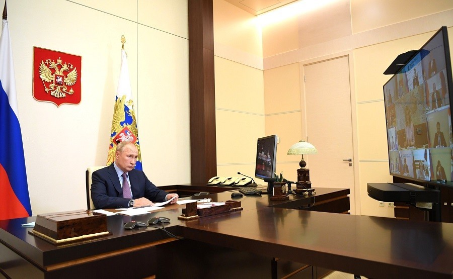 Президент России провел совещание по санитарно-эпидемиологической обстановке