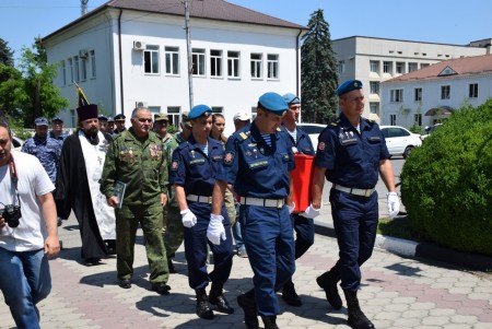 В Волгоградской области перезахоронили останки солдата Красной армии, найденные поисковиками в Кабардино-Балкарии